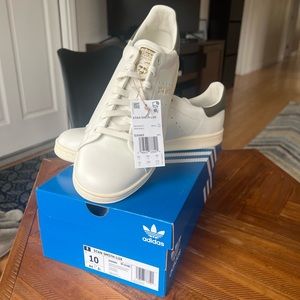 Adidas Stan Smith Lux Shoes size 10 men’s Off White / Cream White / Olive Strata
